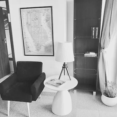 Апартаменти Apartament Lawenda Сьрем