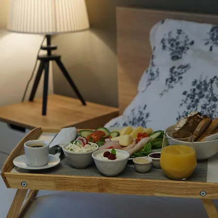 Апартаменти Apartament Lawenda Сьрем