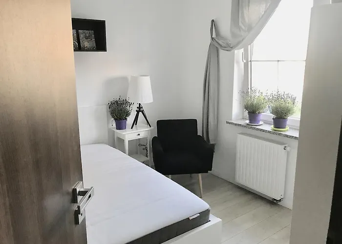 Lavender Apartment *